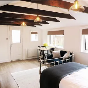 The Annexe - Private, Self-contained With Parking Southampton