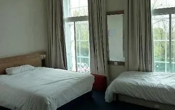 Travelodge Edinburgh Central Queen Street