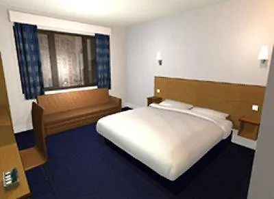 Travelodge Edinburgh Central Queen Street