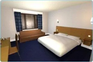 Travelodge Edinburgh Central Queen Street Hotel