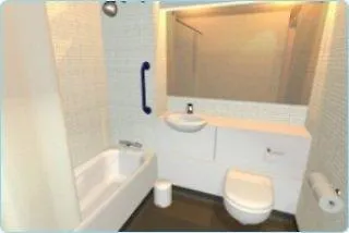 Travelodge Edinburgh Central Queen Street 3*,